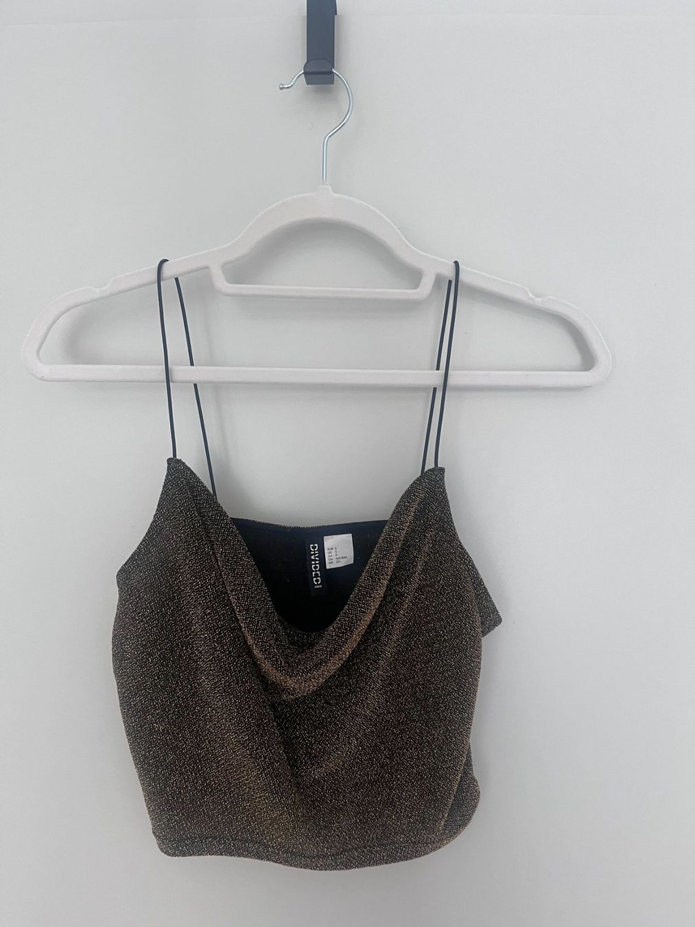 Camicette: Black and gold crop top – Nuovo (secondo la descrizione) da Zürich venduto da kry_85p7