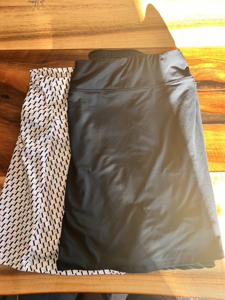 Lotti di vestiti: 4 Damen Golfskorts 3XL – Usato da Bäretswil venduto da DaSchoch