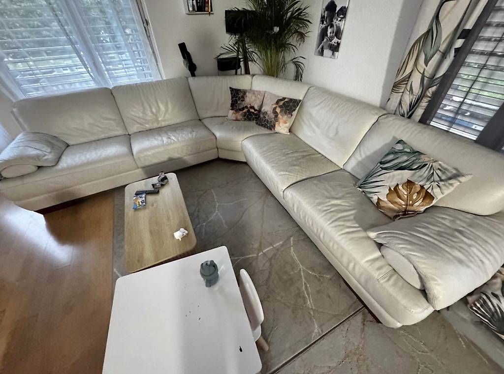 Sofas: GRATIS Ledersofa mit Gebrauchsspure – Gebraucht aus Mühleberg von RobertoMulik 2