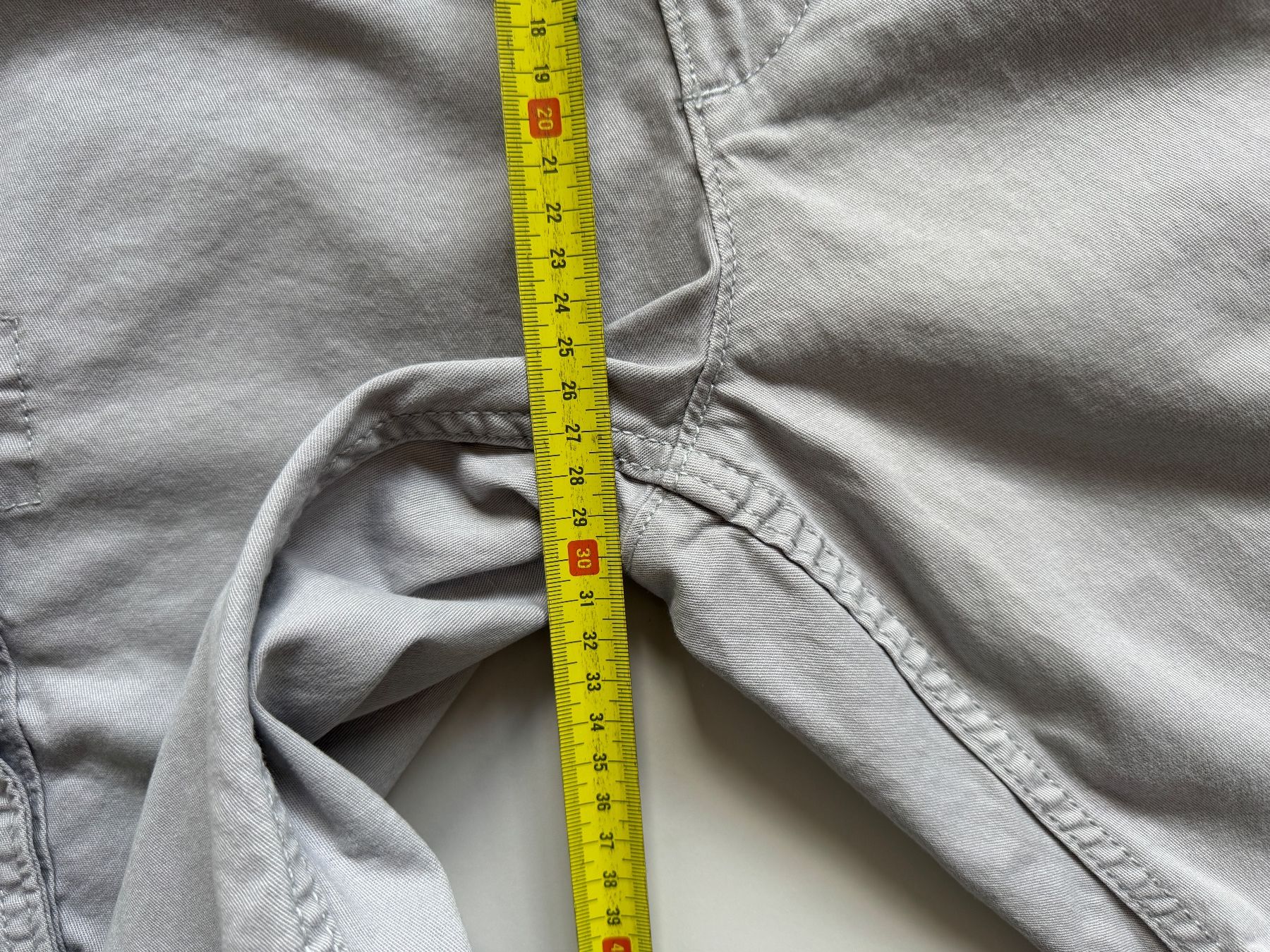 Pantaloni: Old Navy Cargo pants w32 bermuda 98% cotton 6 pockets – Usato da Neuchâtel venduto da _Easy_to_Find_ 5