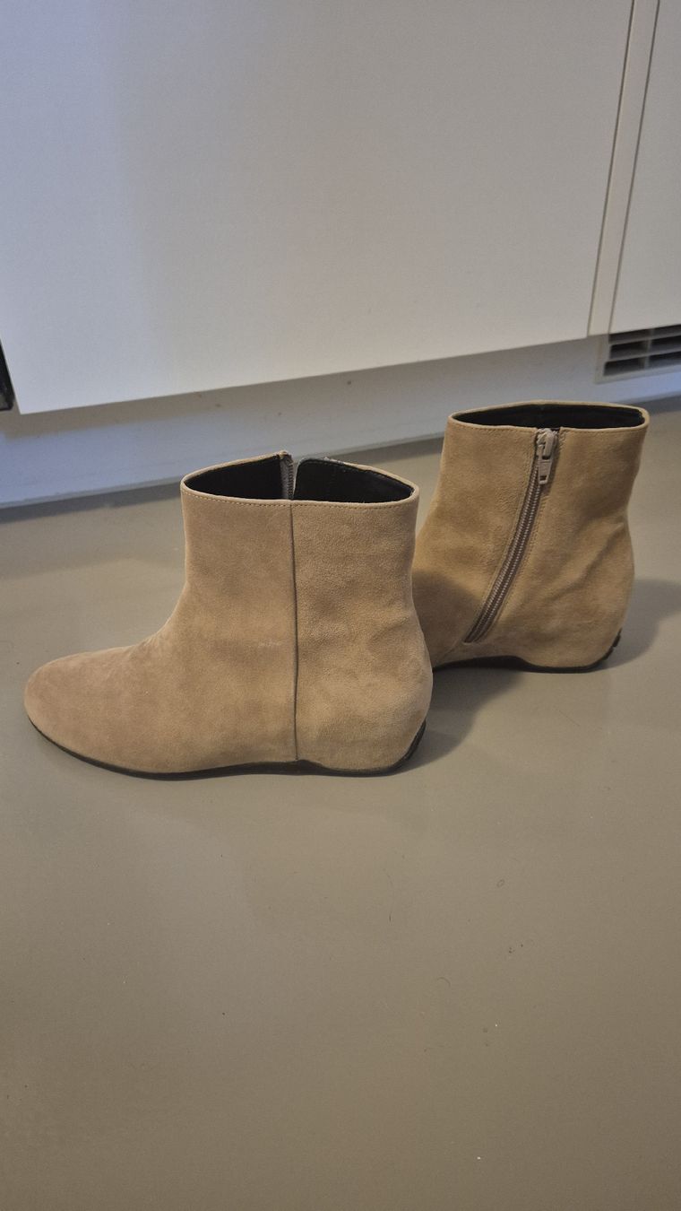 Högl Scarpe da donna: Schuhe Velourkid Leder högl – Usato da Zürich venduto da qeqeuka 3