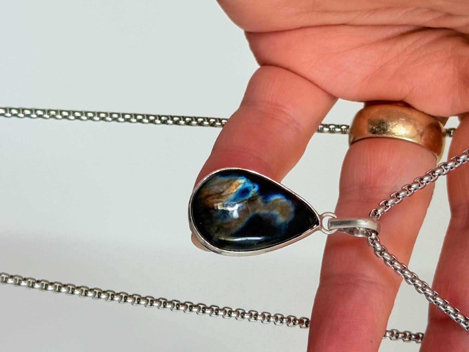 Ketten: Collier avec labradorite - Élégant & Naturel! – Neu und originalverpackt aus Genève von AWWA 2