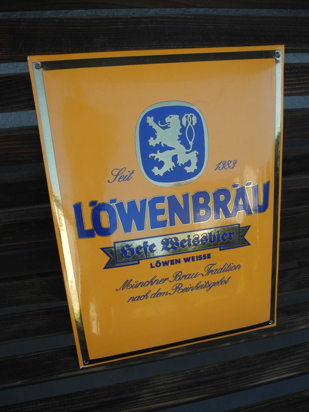 Löwenbräu Insegne: LÖWENBRÄU MÜNCHEN EMAILSCHILD – Usato da Reinach AG venduto da Huckleberrysix