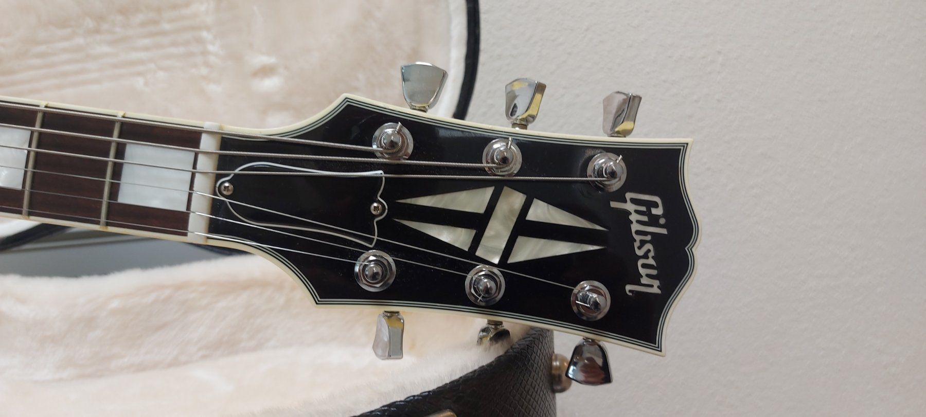 Gibson Strumenti musicali: Gibson Les Paul Classic Custom 2011, inkl.koffer – Usato da Glattbrugg venduto da Swissmusik 1