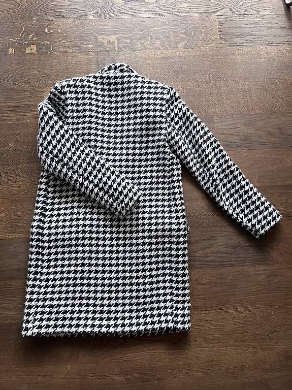Mäntel: Damenkurzmantel, schwarz-weiss – Neu (gemäss Beschreibung) aus Fraubrunnen von Vpeck 2