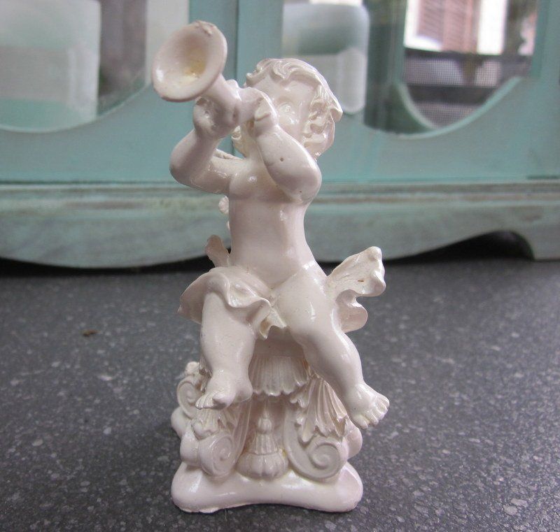 Statuette: Engel auf Sockel mit Trompete – Usato da Bischofszell venduto da Pfau0 1