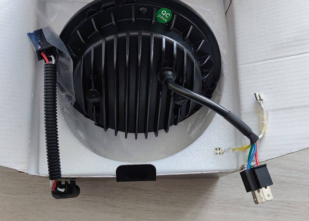 Fari: Faro led rotondo per motocicletta Cree LedPerf – Usato da Mergoscia venduto da onl_tq52 1