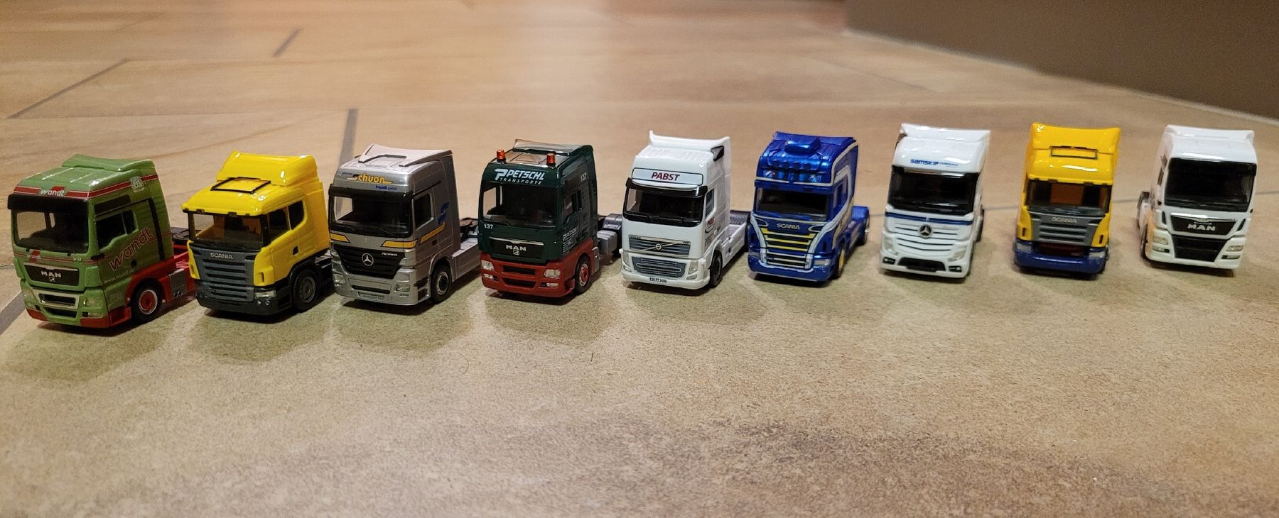 Herpa Kit di modellismo & Modellini statici: Herpa LKW's 1:87 – Usato da Hettiswil venduto da kuese85 5