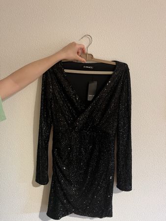 Black pallets suit