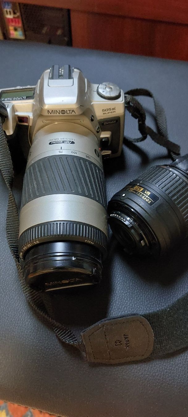 Minolta Fotocamera: Minolta Dynax 505si Super Spiegelreflexkamera mit Objektiv – Usato da Sarmenstorf venduto da Puschi