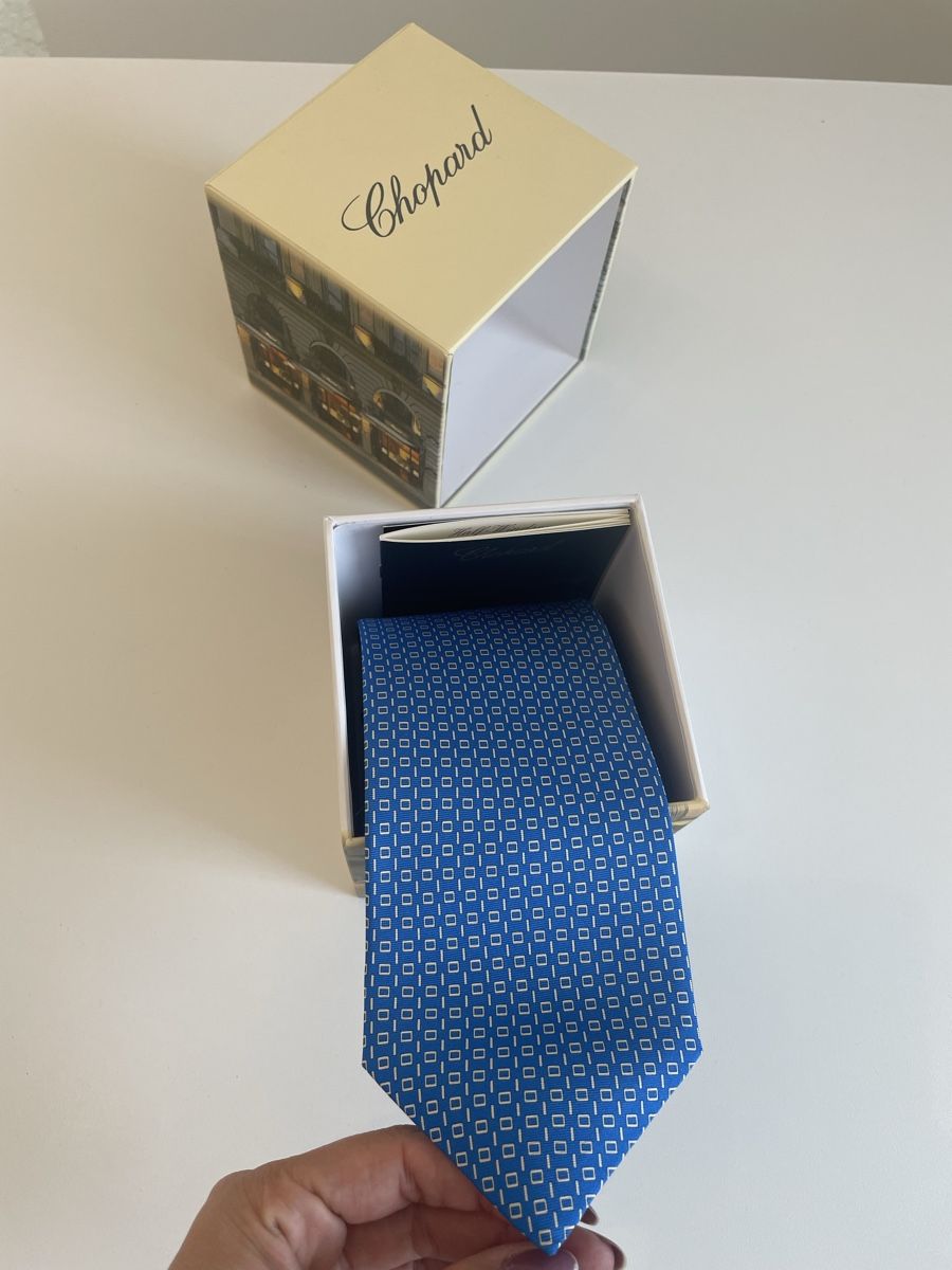 Chopard Cravates: Chopard Krawatte Seide blau mit Muster neu mit Box – Neuf avec emballage d'origine à Münchenstein par nel_57mj 3