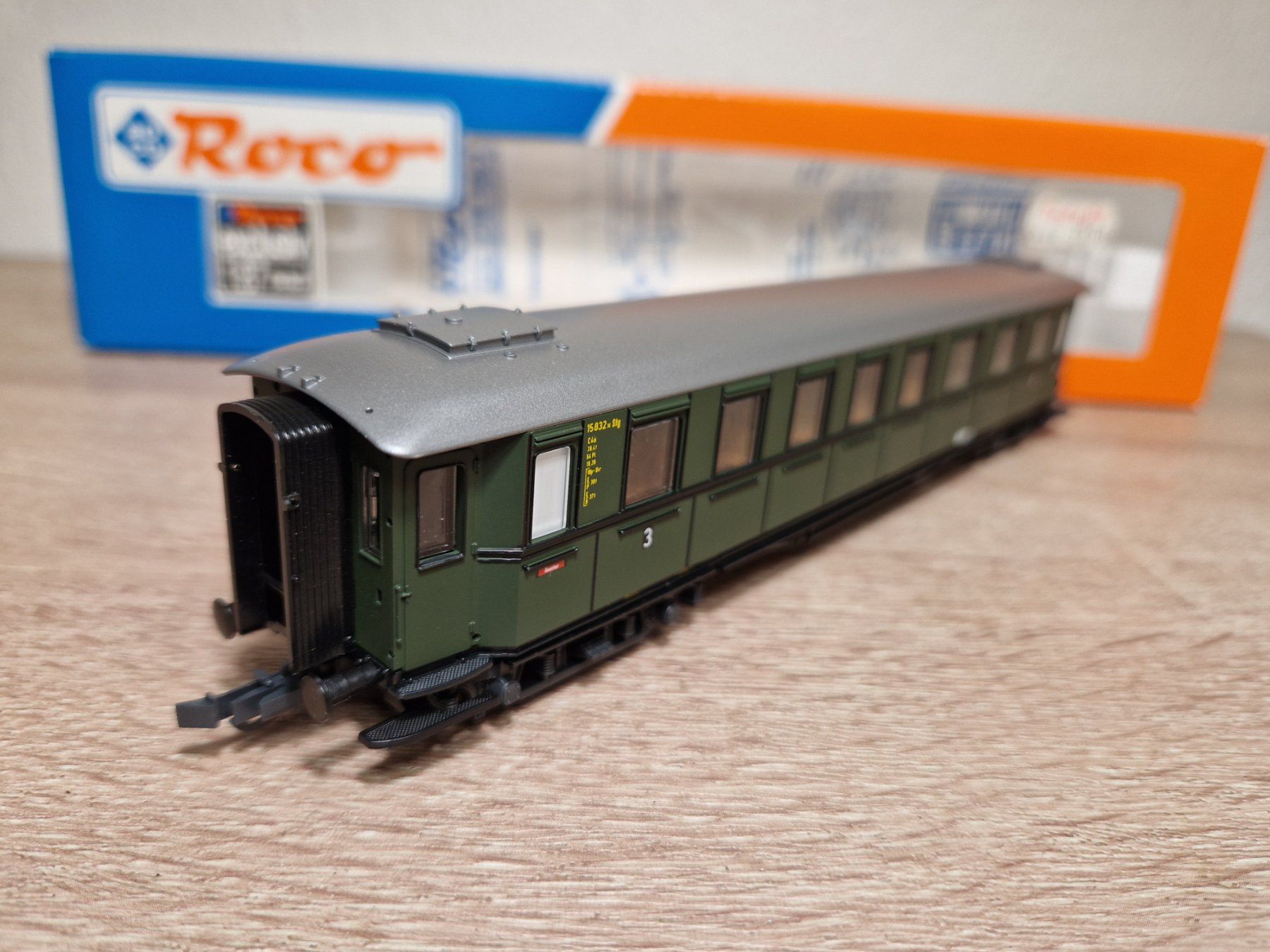 Roco Modellini di ferrovie: Roco 44539 Personenwagen 3.Kl DB H0 – Usato da St-Aubin-Sauges venduto da tantome 2