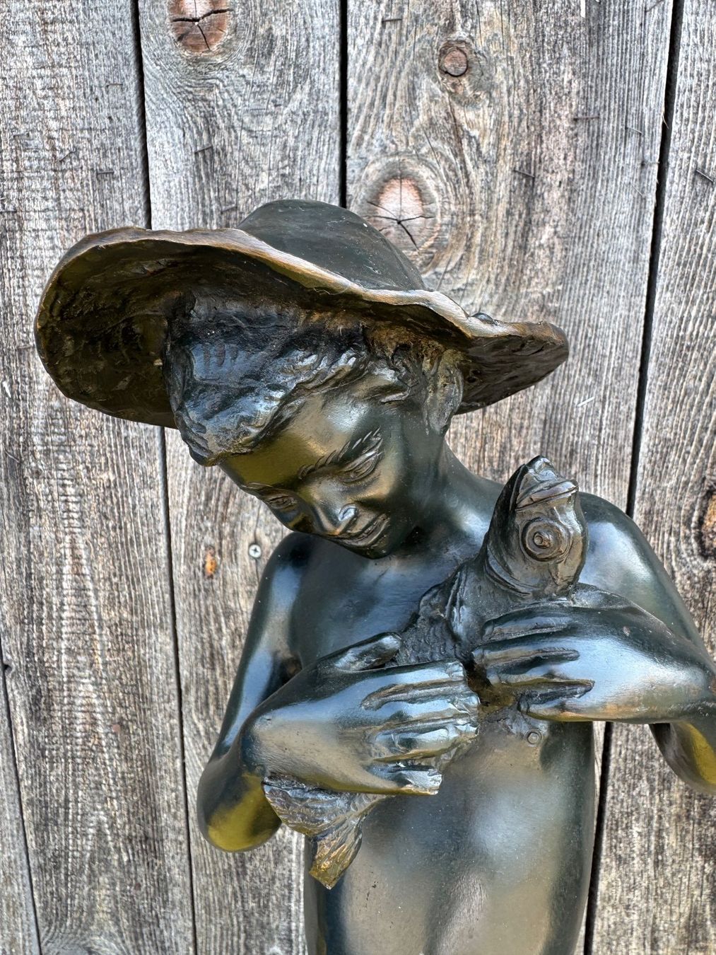 Figuren: Bronze Statue Junge mit Fisch und Krabben – Gebraucht aus Sachseln von BONATI01 1