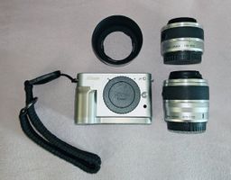 Nikon 1 J1 mit 2 Objektiven + viel Zubehör