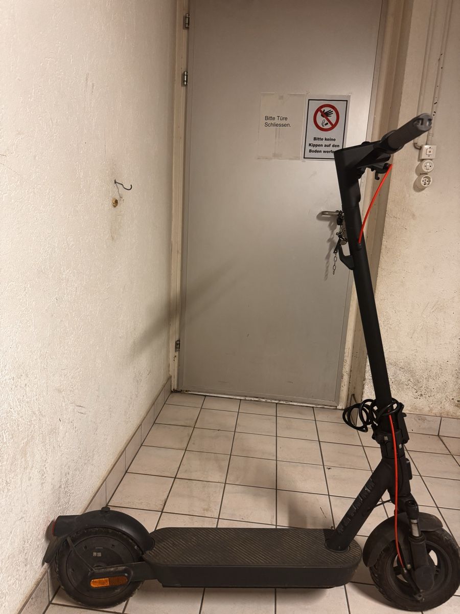 Scooters: Xiaomi electric scooter global edition 5 – D'occasion à Widen par diz_52xp 1