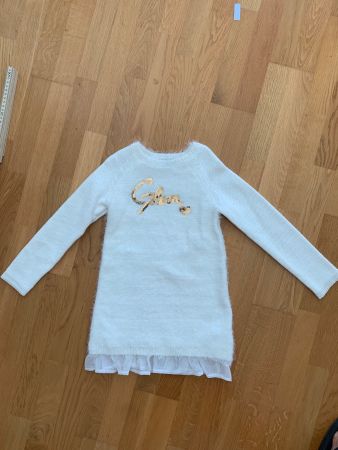 Wunderschöner Mädchenpulli Grösse 110