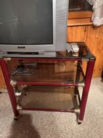 Meuble TV verre et métal, 3 étagères, roulettes