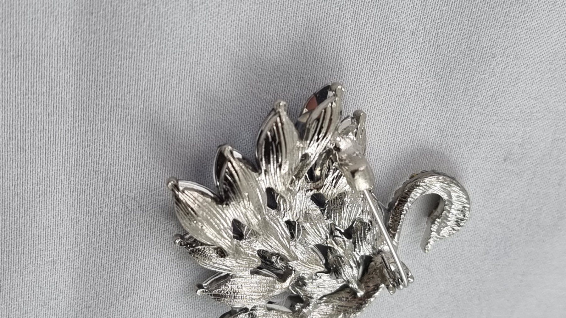 Spille & Fermagli: Brosche- Schwan ca. 4 cm 598 – Nuovo (secondo la descrizione) da Wald ZH venduto da Martin79 4