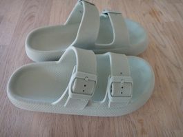 Trendige Pantoletten/Badeschuhe in Mintgrün, Grösse 36-37