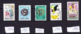 5 timbres TUNISIE - 1959-82 - divers - Obl.