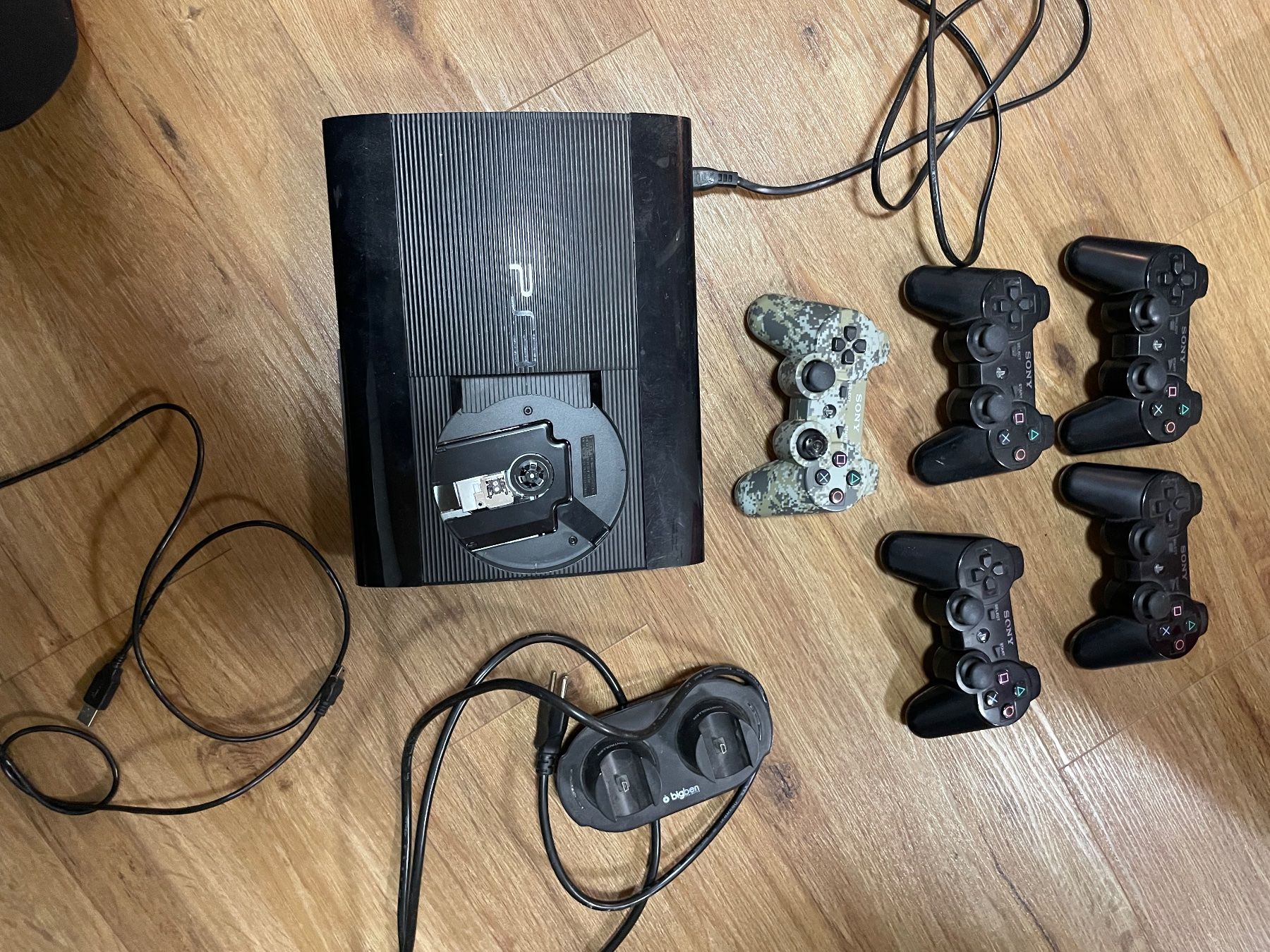 Sony Console: PS3 mit diversen Spielen – Usato da Bristen venduto da kim_hp69
