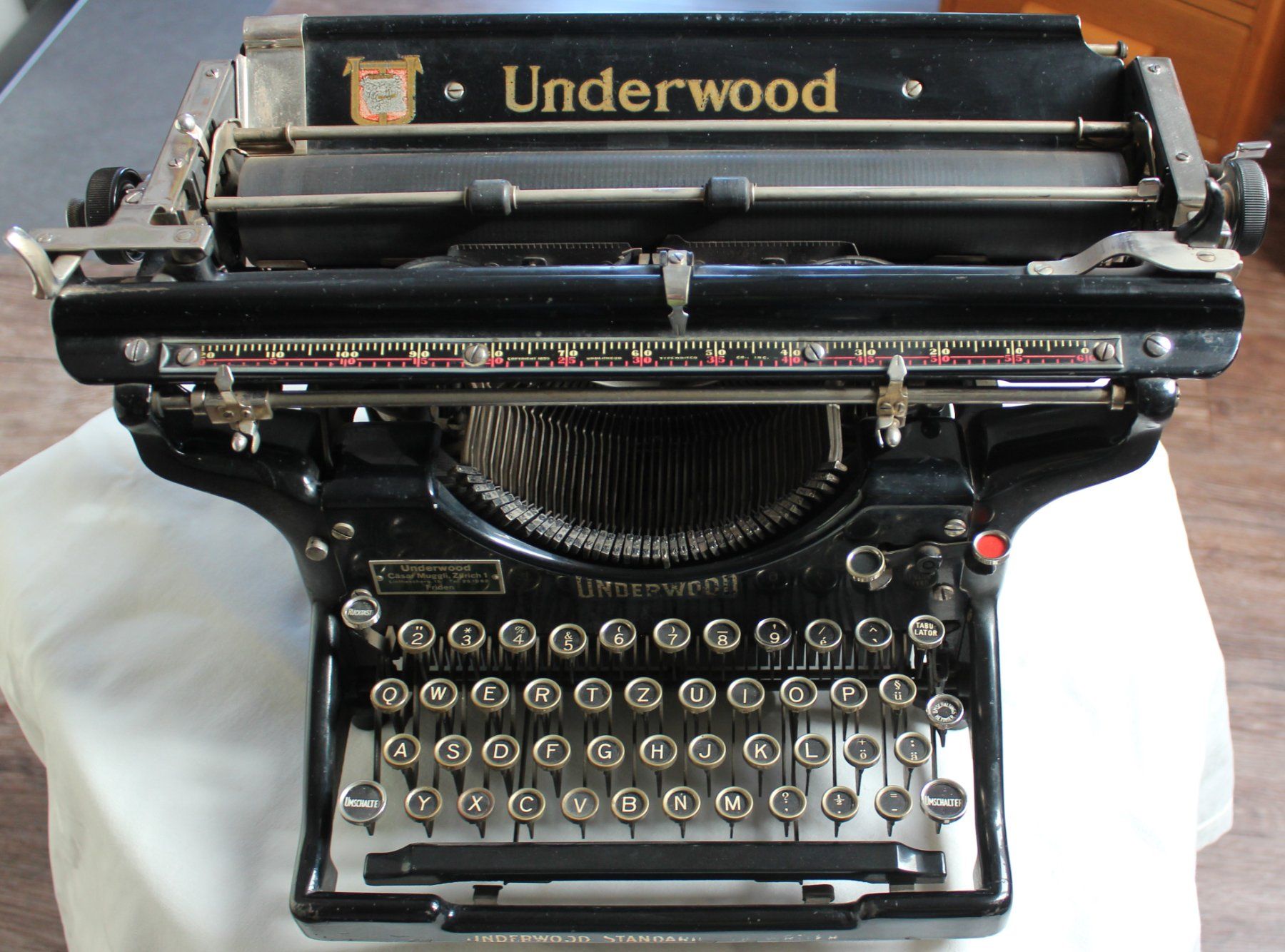 Underwood Machines à écrire: Antike "Underwood"-Schreibmaschine – D'occasion à Herznach par atsirch60 4