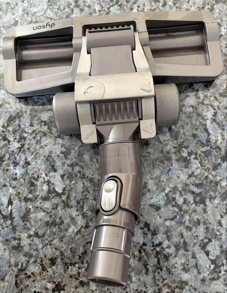 Dyson Sonstiges für Haushalt & Wohnen: Dyson Original Fluffy/Softroller Bodenbürste – Neu (gemäss Beschreibung) aus Dietikon von alfanidamanto