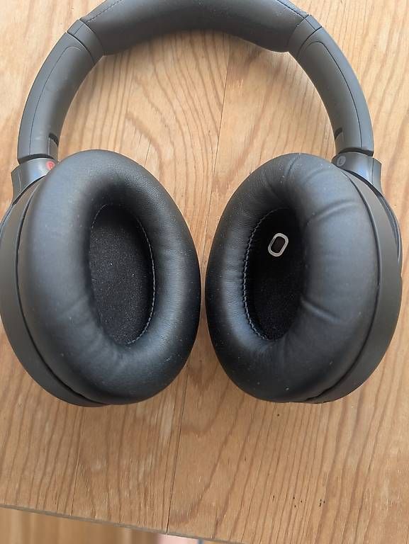 Sony Cuffie: Sony WH-1000XM4 Wireless NoiseCancelling Kopfhörer Bluetooth – Usato da Unterengstringen venduto da Roeschn 1