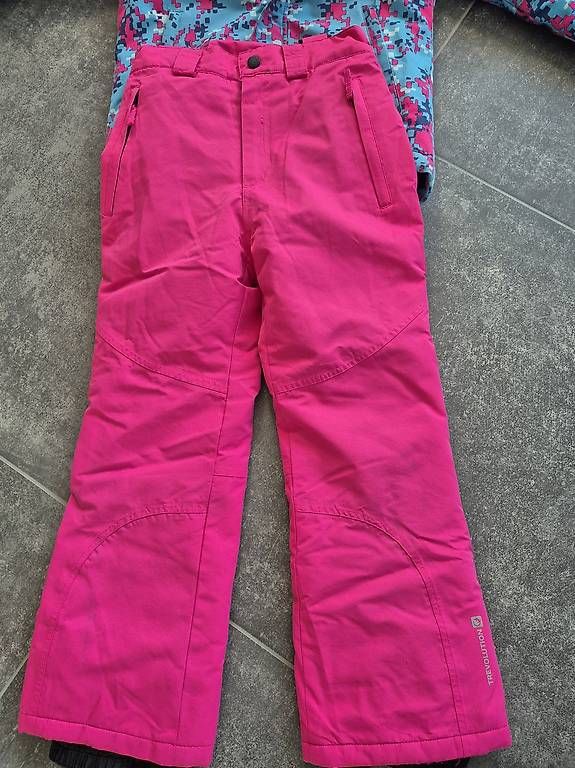 Kleiderpakete & -sets: Skihose und Jacke 128 – Gebraucht aus Moosseedorf von shu_xbn8 2