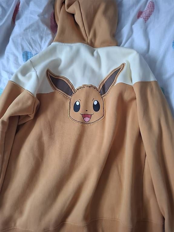 Jacken: Pokemon Evoli Sweat Jacke mit Teddykapuze – Gebraucht aus Pfäffikon SZ von yello13 1