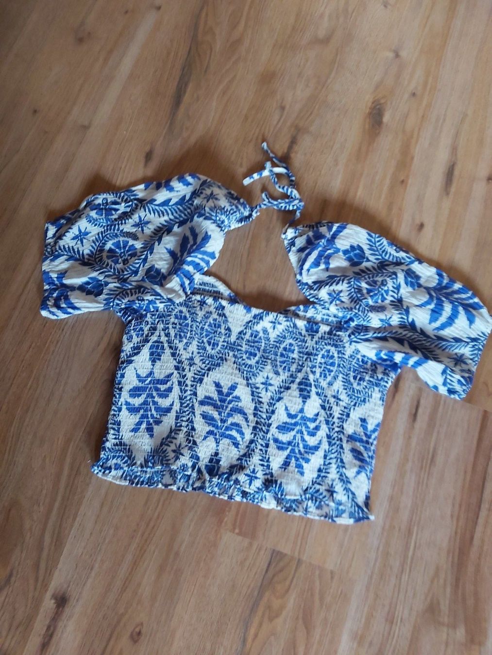 H&M Tops: Top à manches bouffantes taille L – Gebraucht aus La Rippe von veromaud 1