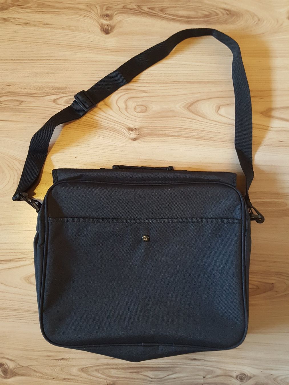 Taschen: Schwarze Umhängetasche / Laptoptasche von Pro Design – Gebraucht aus Worb von FroLok 2