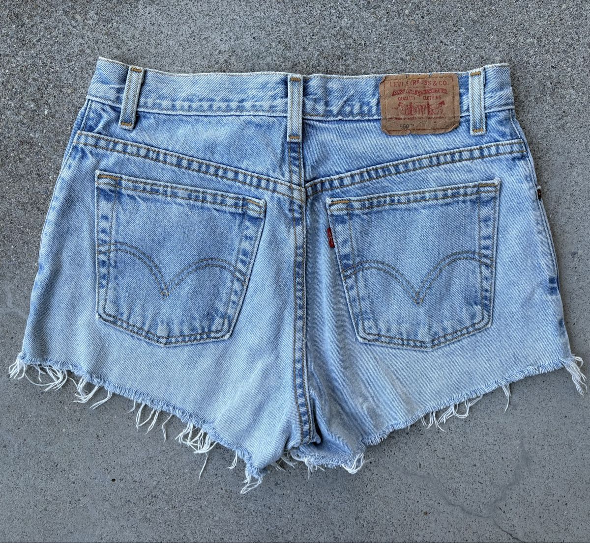 Levi's Jeans: Levis Jeans Shorts – Gebraucht aus Zürich von lov_9tgb 1
