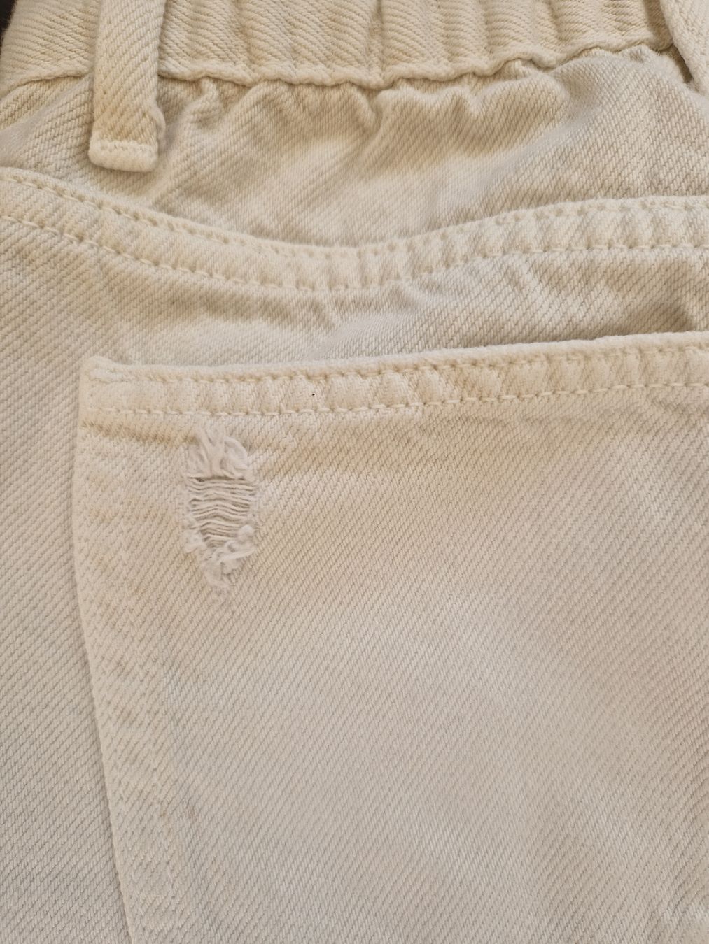 Zara Hosen: Weisse Zara Shorts, Gr. 128 – Gebraucht aus Muri b. Bern von rol_xtf8 3