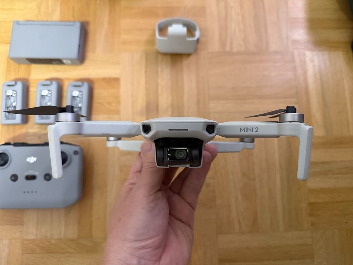 DJI Mini 2 Fly More Combo – 3 Akkus – Charging Display Base (Gebraucht ...