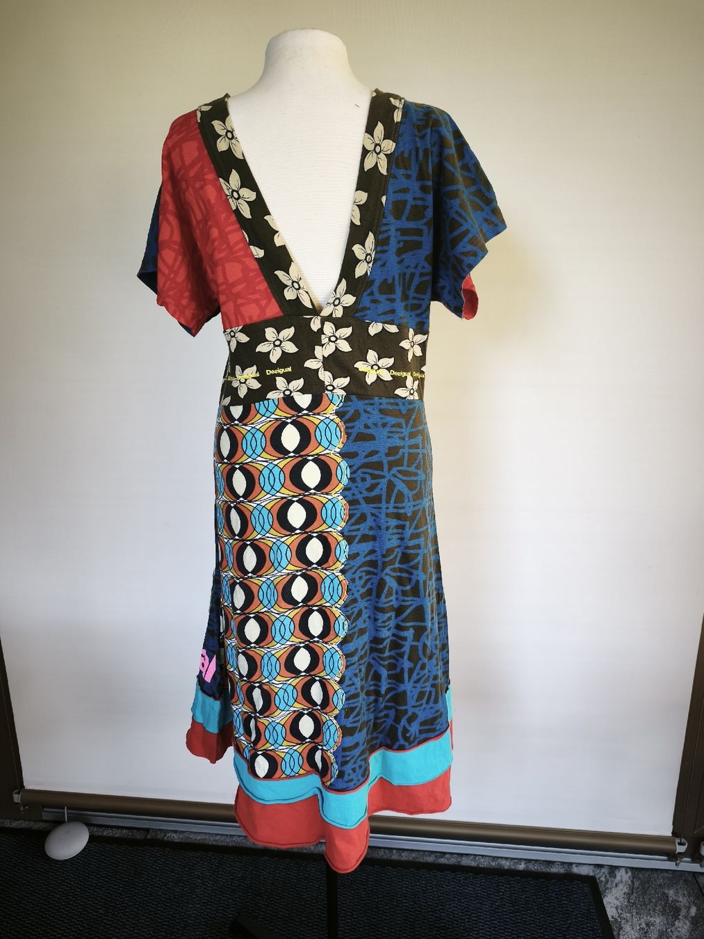 Desigual Vestiti: Desigual Kleid  – Usato da Hochdorf venduto da Berry005 3
