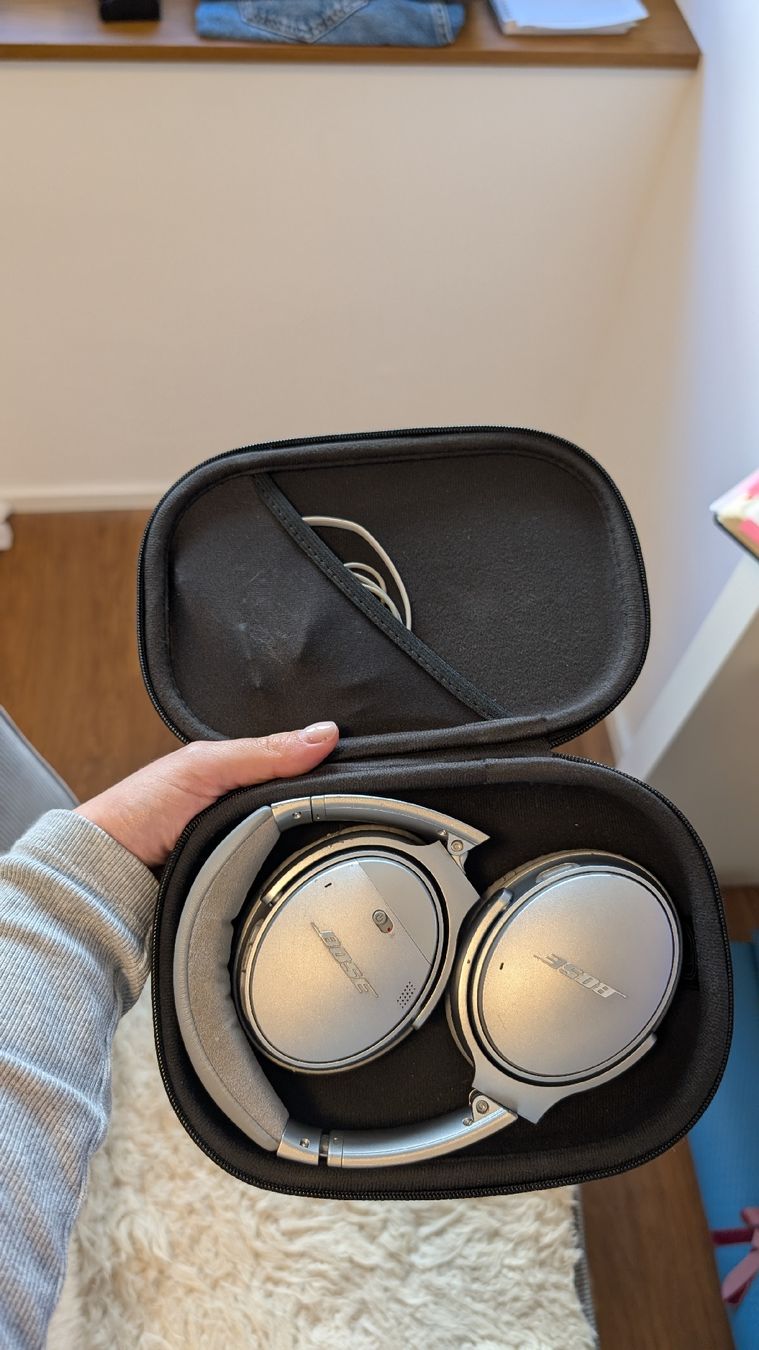 Bose Cuffie: Kopfhörer Bose QuietComfort silber – Usato da Zürich venduto da NaomiManon 2