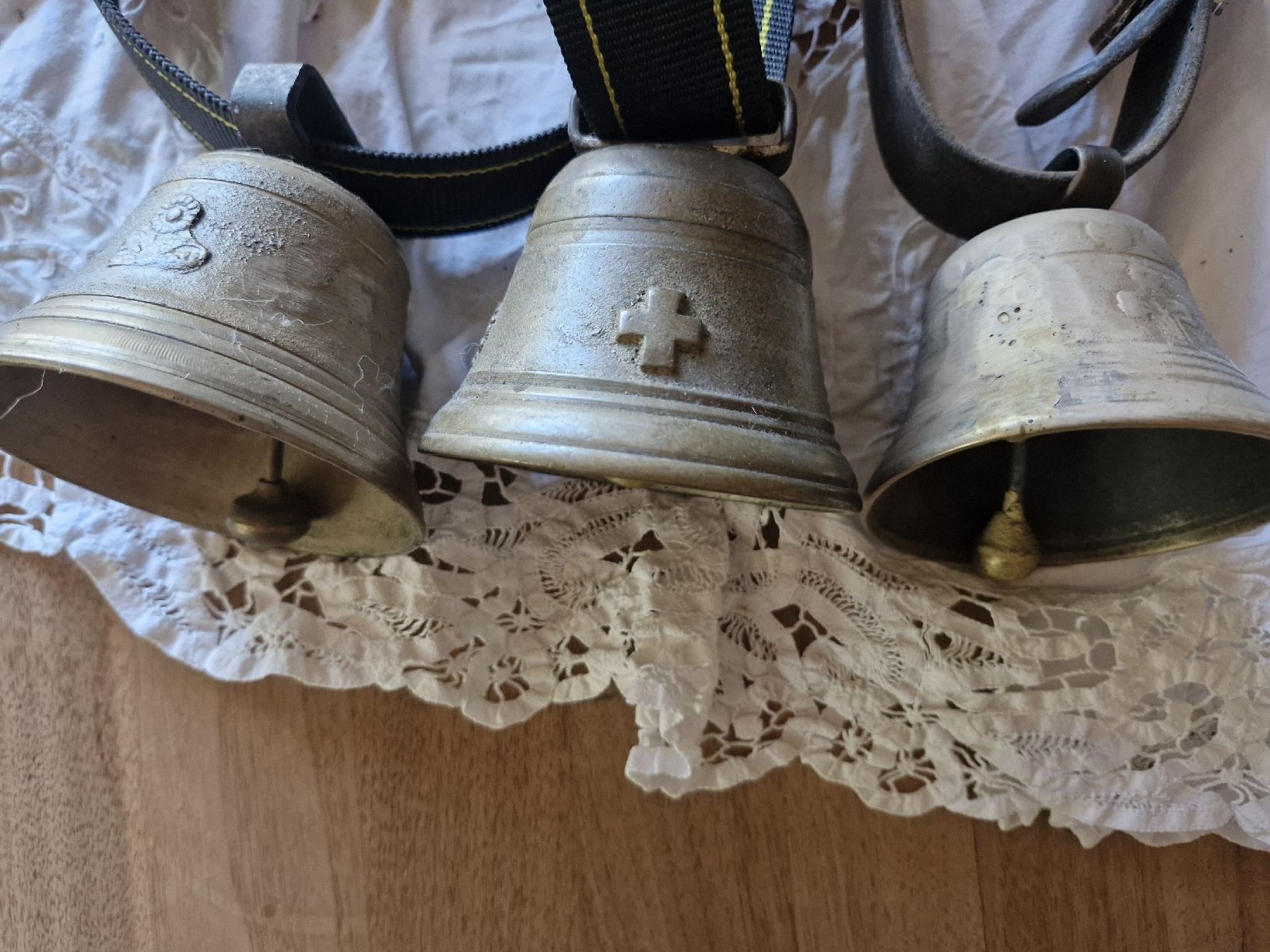 Campanacci mucche: Treicheln Glocken  – Usato da Guarda venduto da rue_bpd7 2