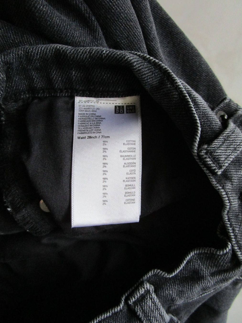 Uniqlo Jeans: Jeans Uniqlo Gr. W 28 schwarz – Usato da Volketswil venduto da Megaissimo 3