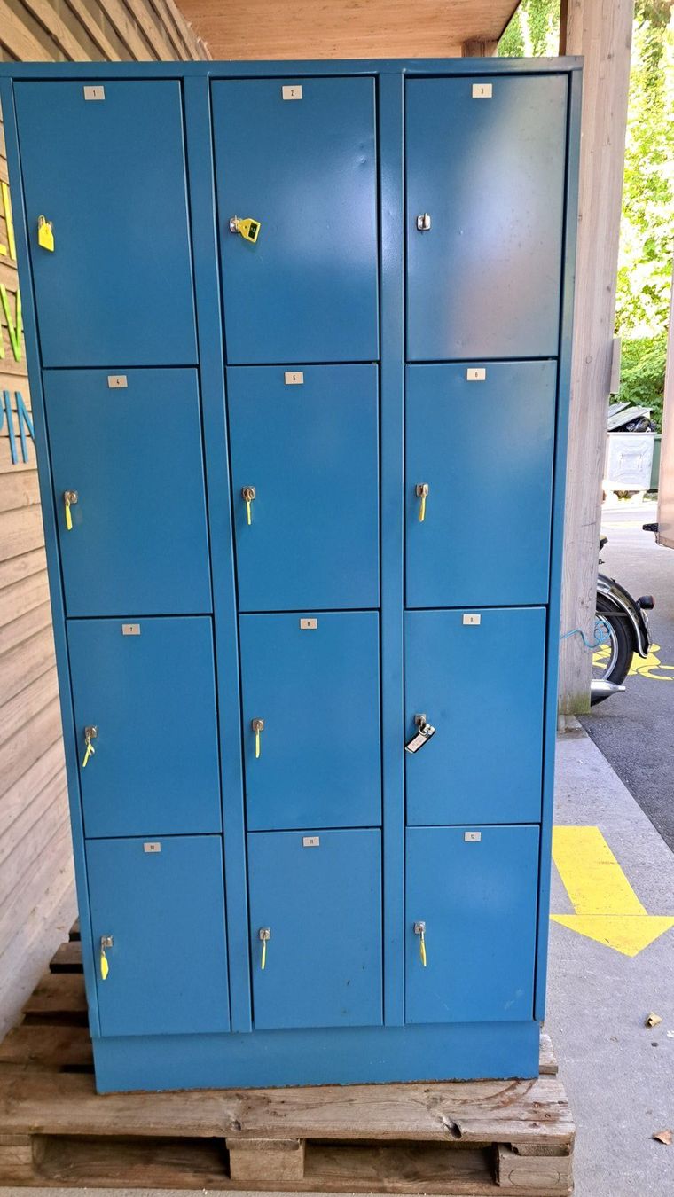 Armadi: Garderobenschrank Metall – Usato da Langwiesen venduto da rog_5rpf 2