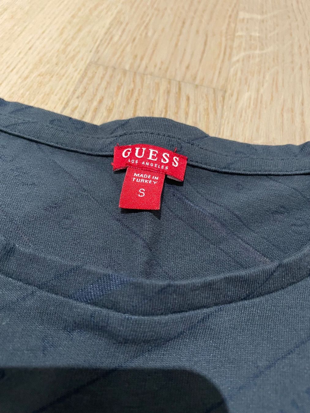 Guess T-shirt: T-Shirt - Guess – Nuovo (secondo la descrizione) da La Chaux-de-Fonds venduto da 19_po 3