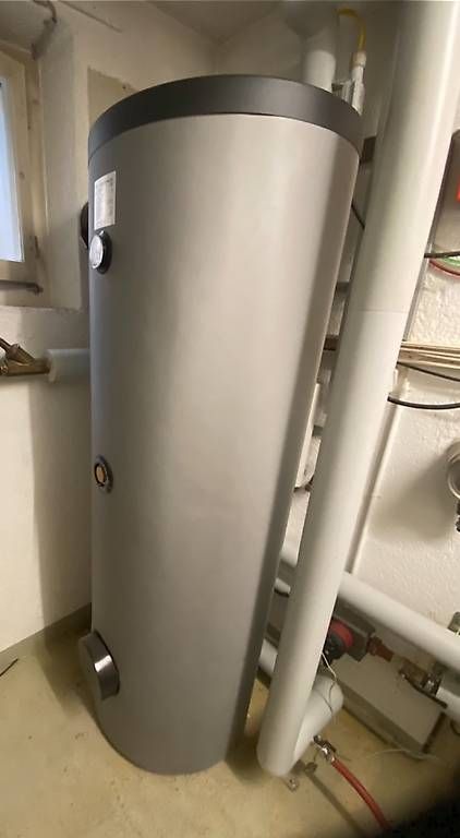 Sanitär: Warmwasserboiler 300l , Heizung – Gebraucht aus Igis von Ricobmw