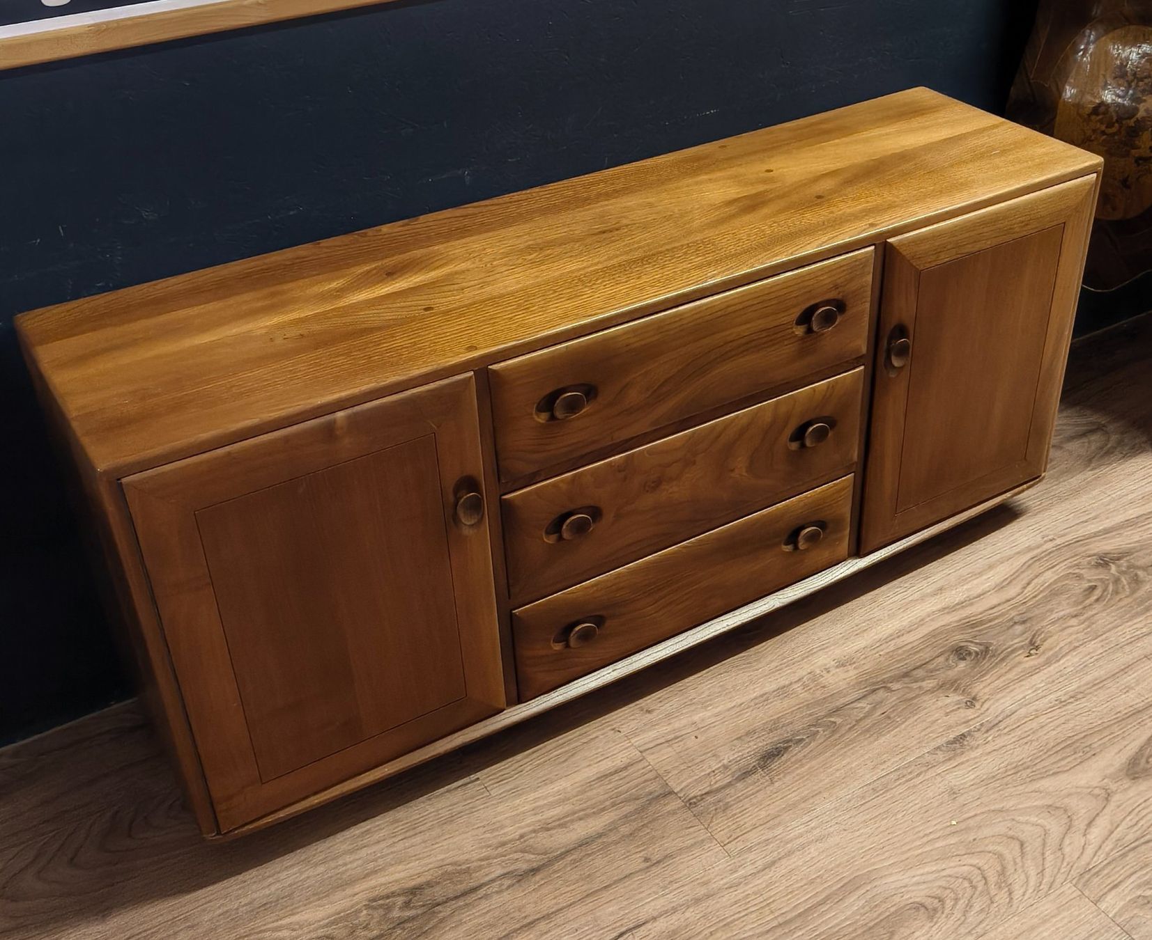 Cassettiere: Sideboard aus Ulmenholz Mid-Century – Usato da Basel venduto da bk_brockibasel 1