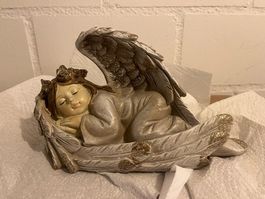 Schlafende Engelfigur