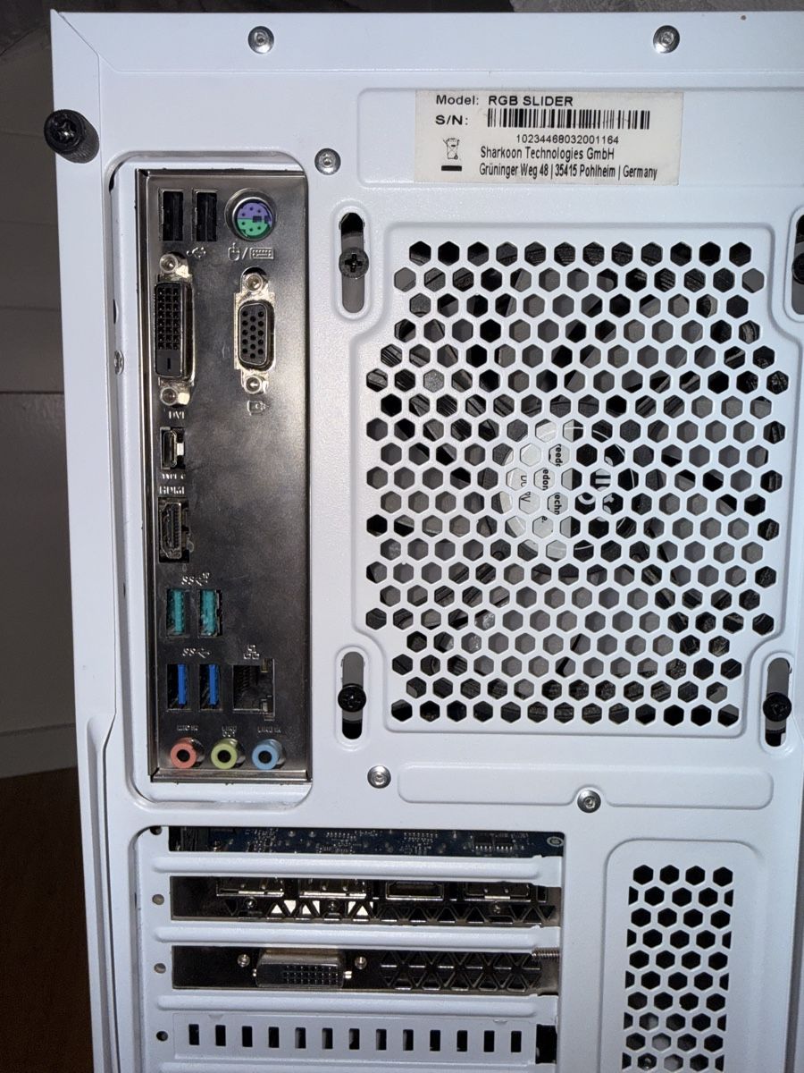 Custodie: Pc ist schon weg – Usato da Bern venduto da kha_8k8d 8