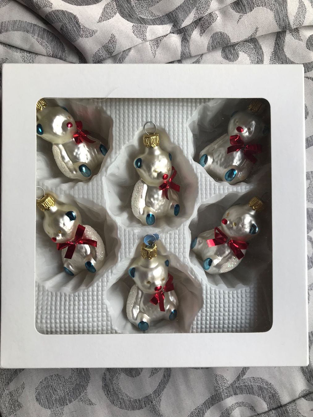Tutte le decorazioni: 6 elfenbeinfarbene Bärchen Bär Christbaumschmuck – Nuovo e nell'imballaggio originale da Alpnach Dorf venduto da marvo