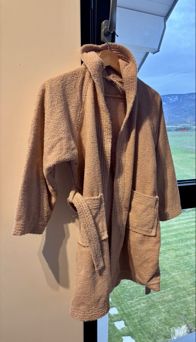 Accappatoi: Peignoir enfant rose poudré – Usato da Chéserex venduto da Ramp0n