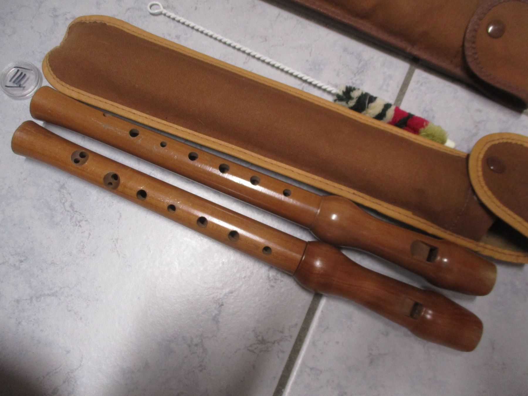 Instruments de musique: 2 x Blockflöte mit Etui – D'occasion à Birsfelden par alles-muss-raus 1