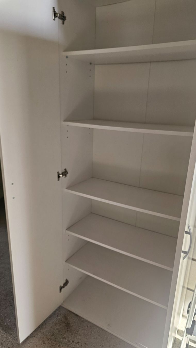 Schränke: Weisser Schrank – Gebraucht aus Eriz von ruf_7rlt 1