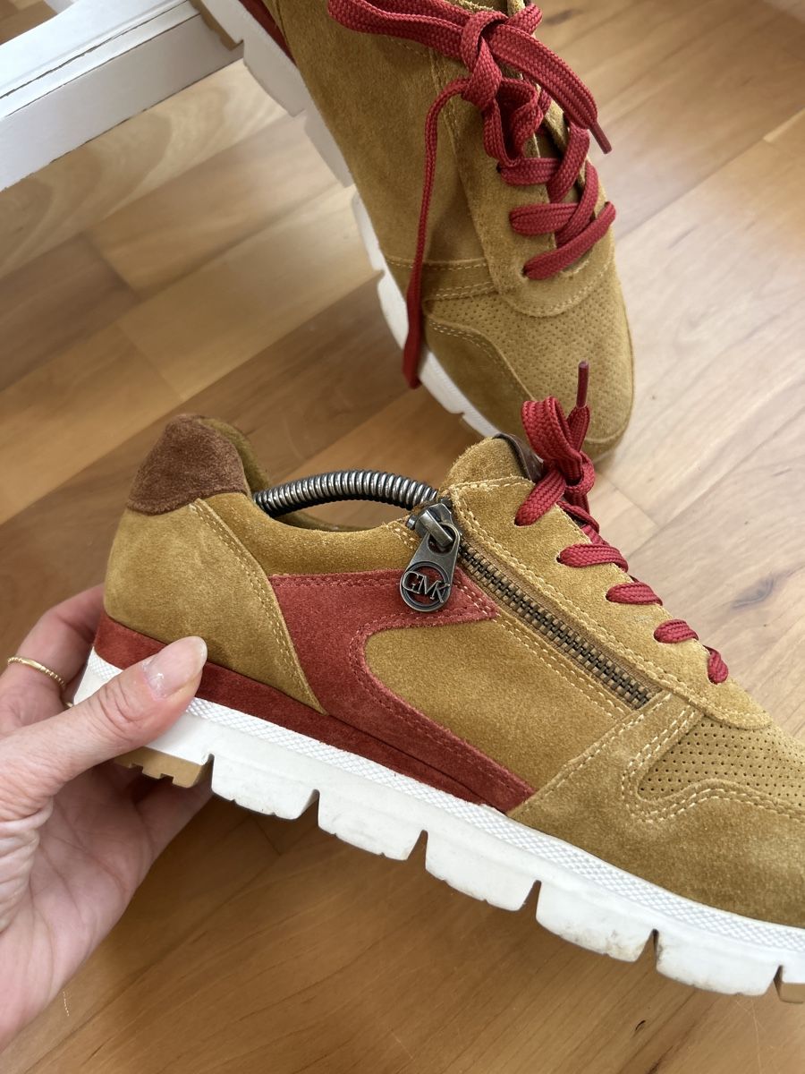 Scarpe da donna: Leder Sneaker Gr.38, Top Zustand – Usato da Kirchdorf BE venduto da Stella130 1